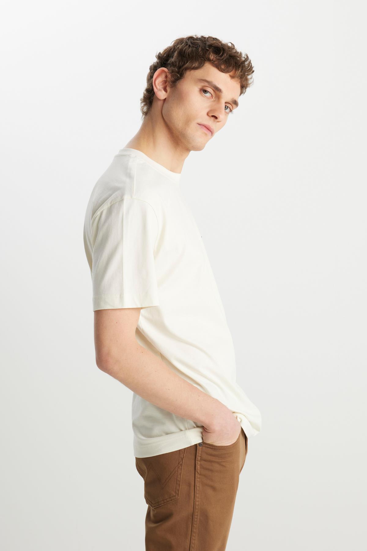 Wrangler Relaxed Fit Small Logo Erkek T-shirt
