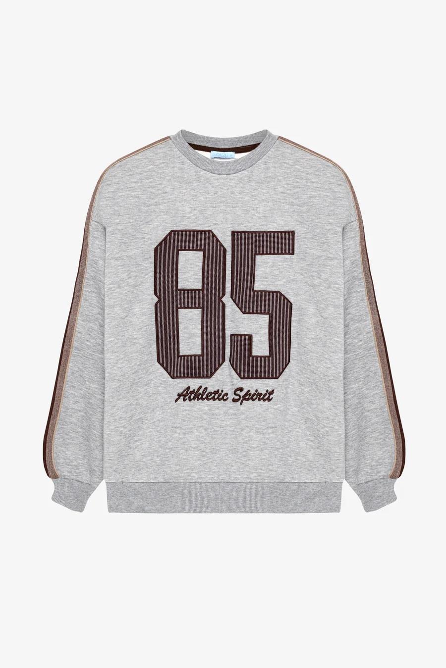 Quzu Aplike Detaylı Sweatshirt