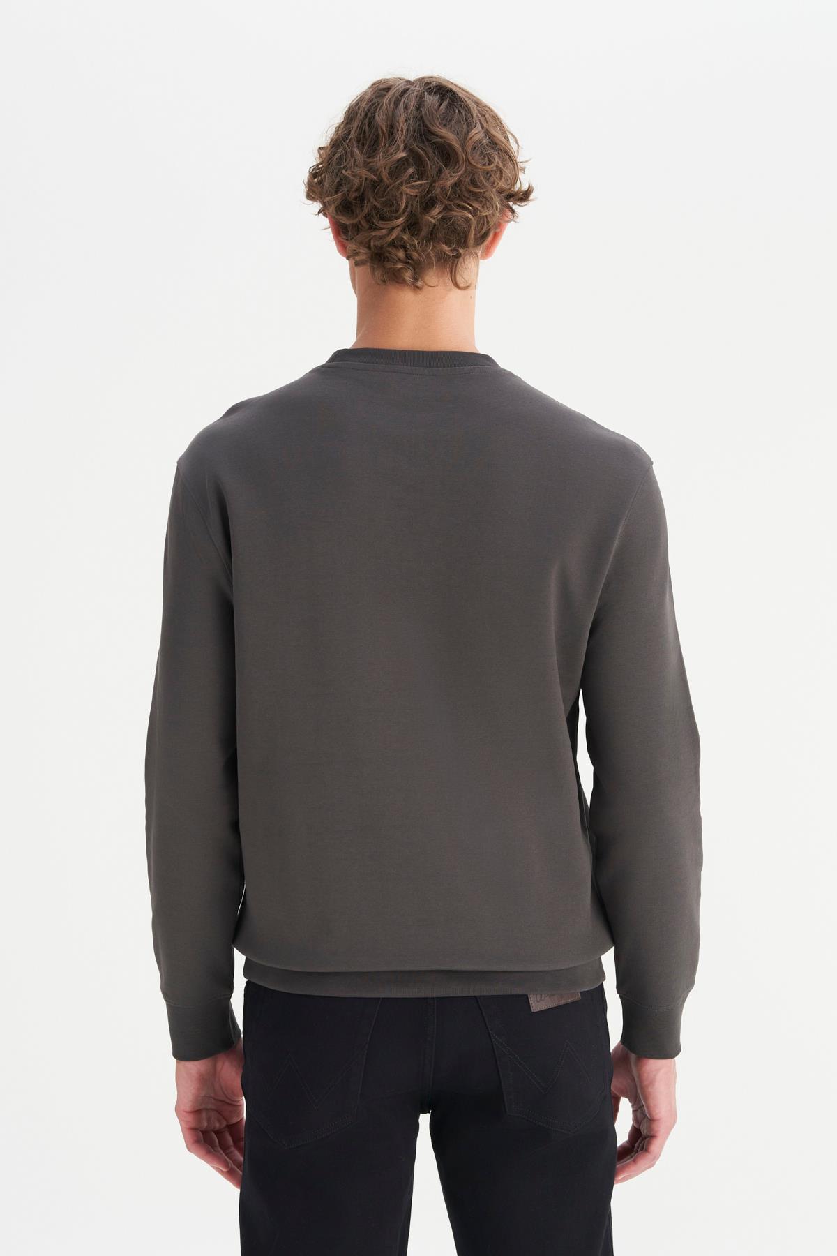 Wrangler Erkek Patch Logo Erkek Sweatshirt  W252025533W