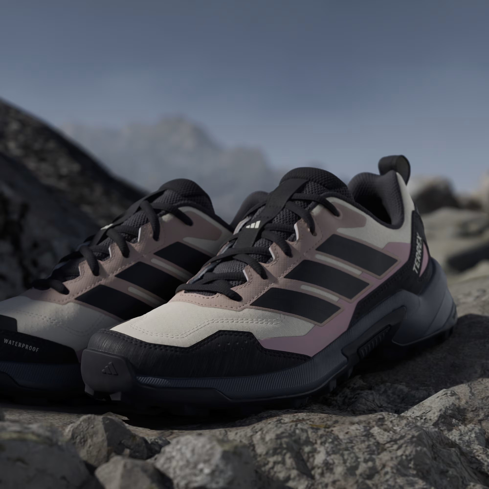 Adidas Terrex Eastraıl 3 C Wonwhı/Cblack/Dualıl Kadın Günlük Ayakkabı KJ8960