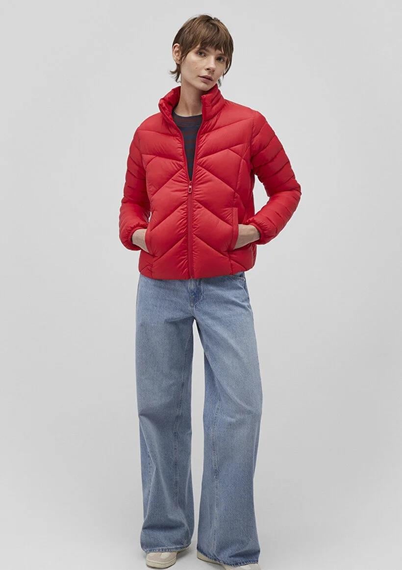 Mavi Dik Yaka Kırmızı Şişme Mont 110698-70468