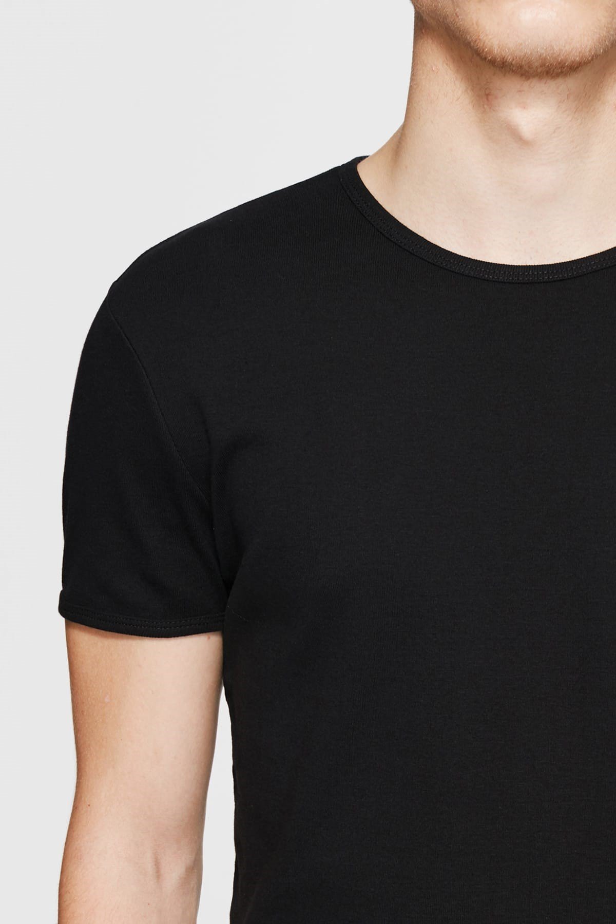 Mavi Erkek Siyah Tişört