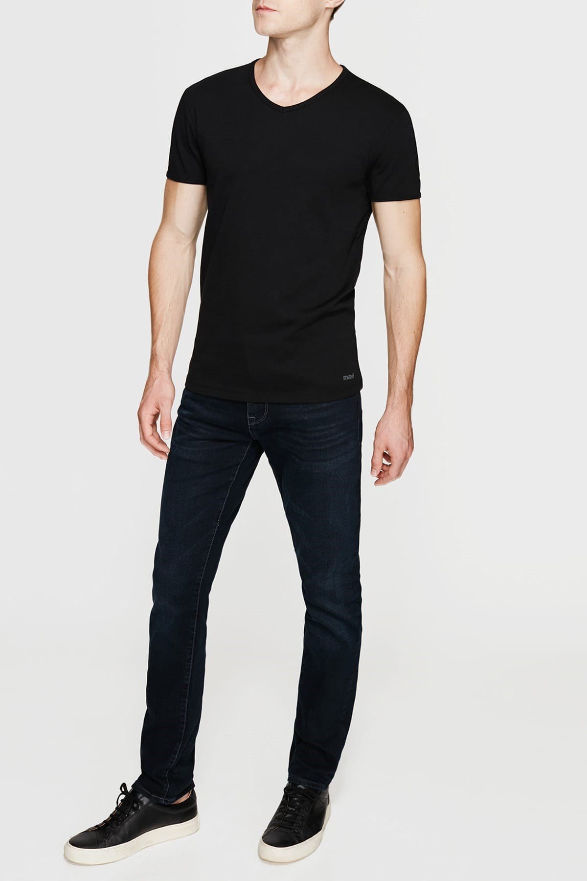 Mavi V Yaka Tişört Siyah