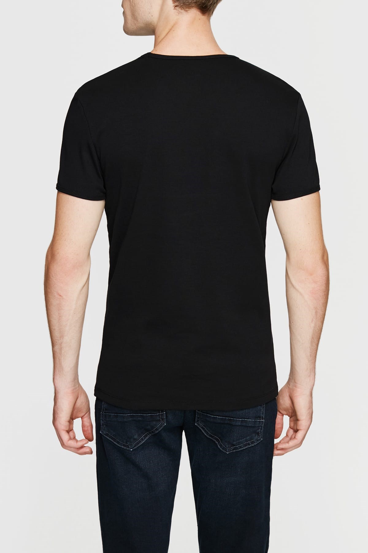 Mavi V Yaka Tişört Siyah