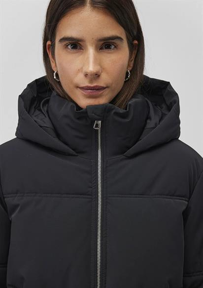 Mavi Kapüşonlu Siyah Şişme Mont