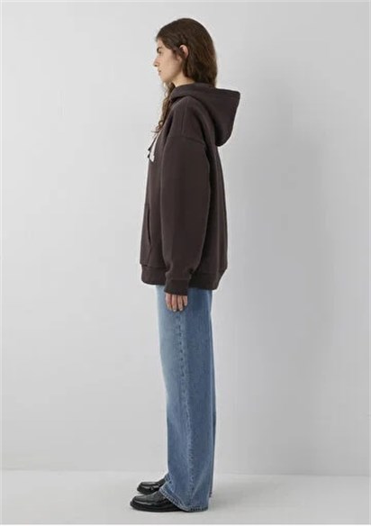 Mavi Logo Baskılı Kapüşonlu Kahverengi Sweatshirt