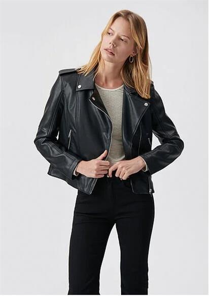 Mavi Kadın Mont 1110221-900