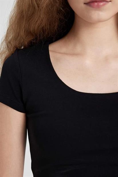Defacto Fitted U Yaka Kısa Kollu Tişört C6102AX