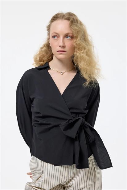 Quzu Önü Bağlama Detaylı Bluz 25YBLZ00130