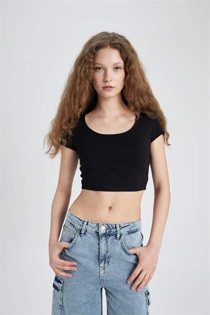 Defacto Fitted U Yaka Kısa Kollu Tişört C6102AX