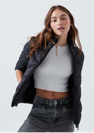 Mavi Dik Yaka Kadın Siyah Ceket