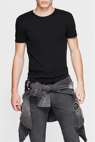 Mavi Erkek Siyah Tişört