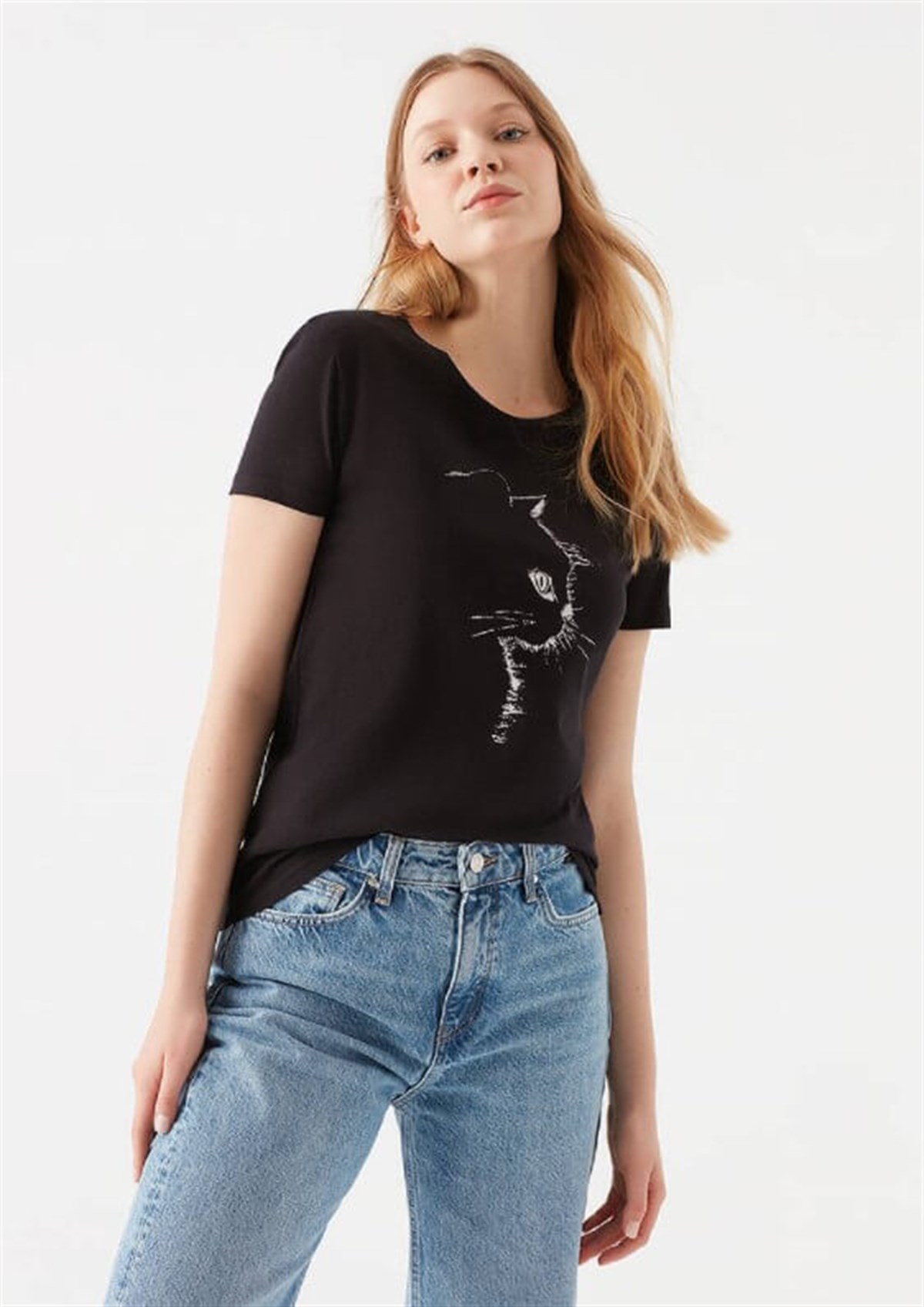 Mavi Kedi Baskılı  Siyah Kadın T-Shirt
