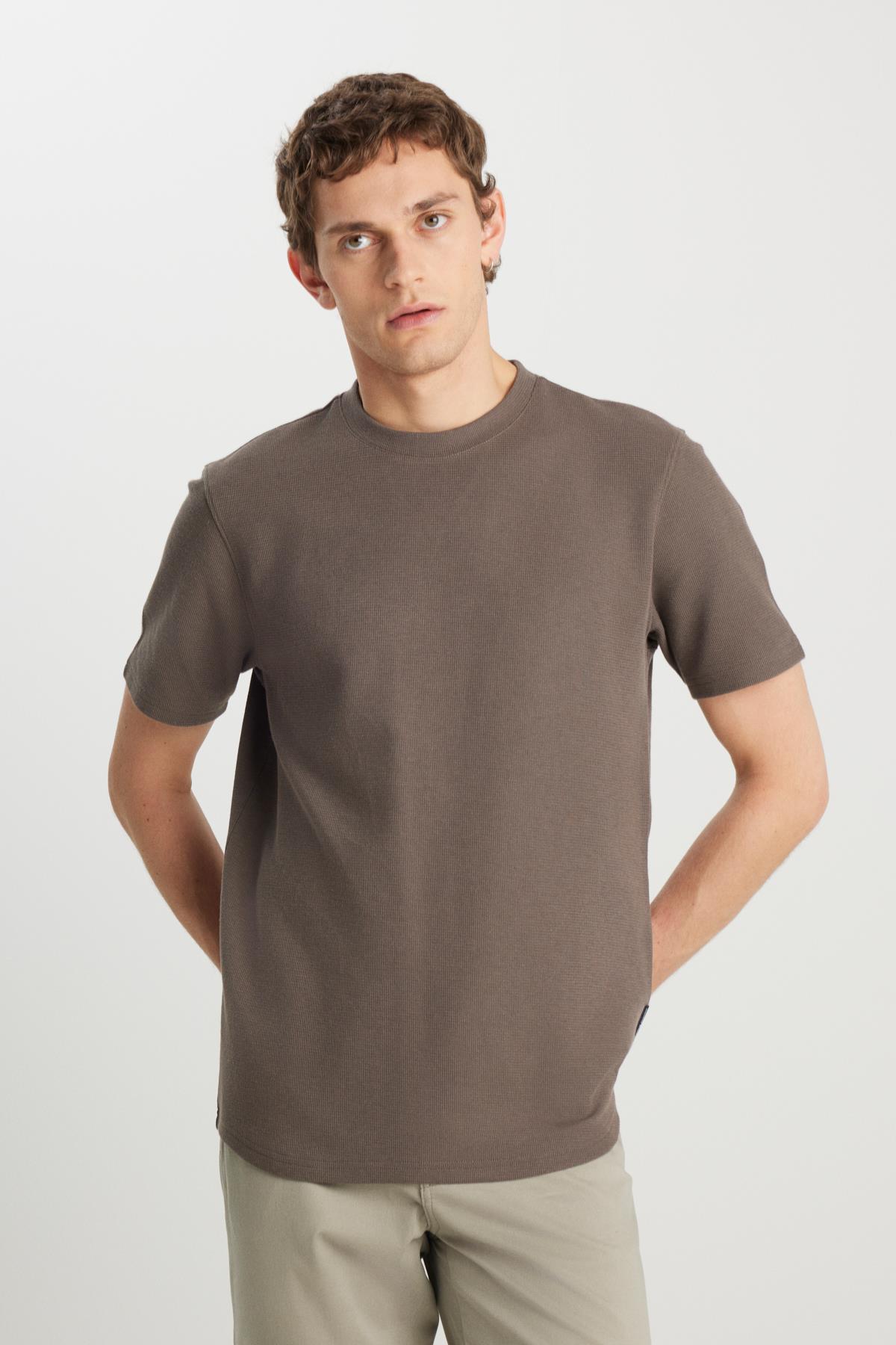 Wrangler Relaxed Fit Dokulu Basic Erkek T-shirt
