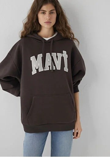 Mavi Logo Baskılı Kapüşonlu Kahverengi Sweatshirt