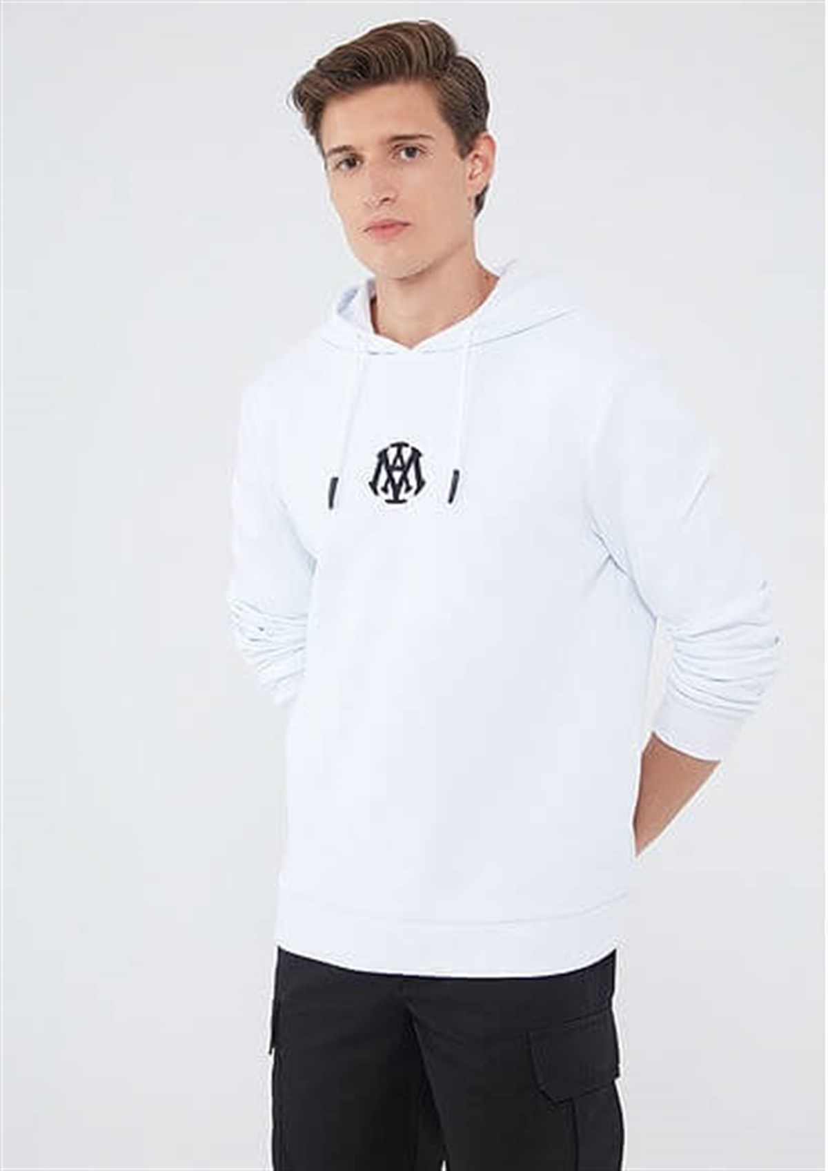 Mavi M Nakıslı  Beyaz Erkek Sweatshirt / 067000-620