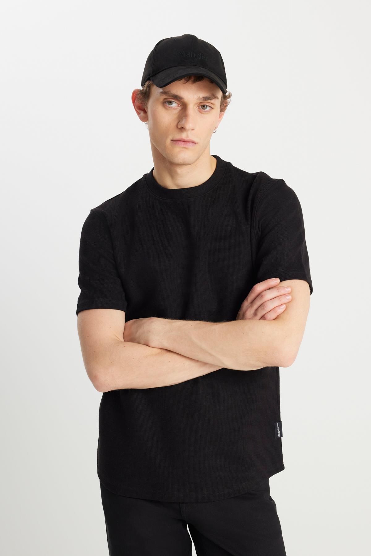 Wrangler Relaxed Fit Dokulu Basic Erkek T-shirt