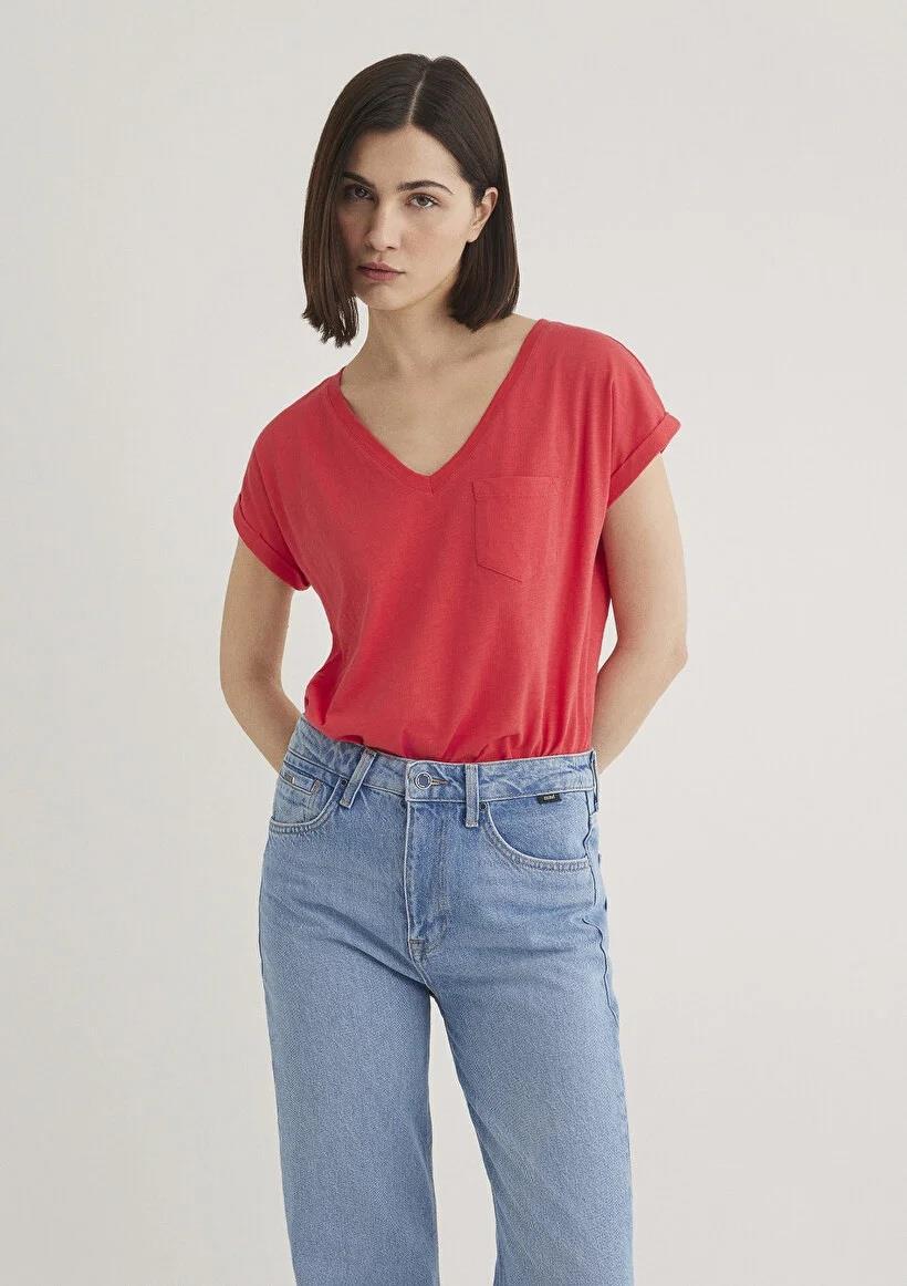 Mavi V Yaka Basıc  Nar Çiçeği Kadın T-Shirt 1600961-71083