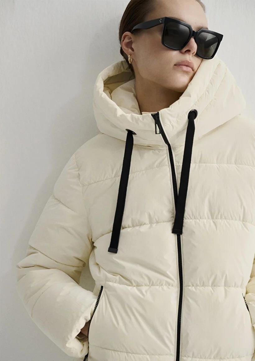 Mavi Kapüşonlu  Toz Beyaz Kadın Mont 1110043-83043