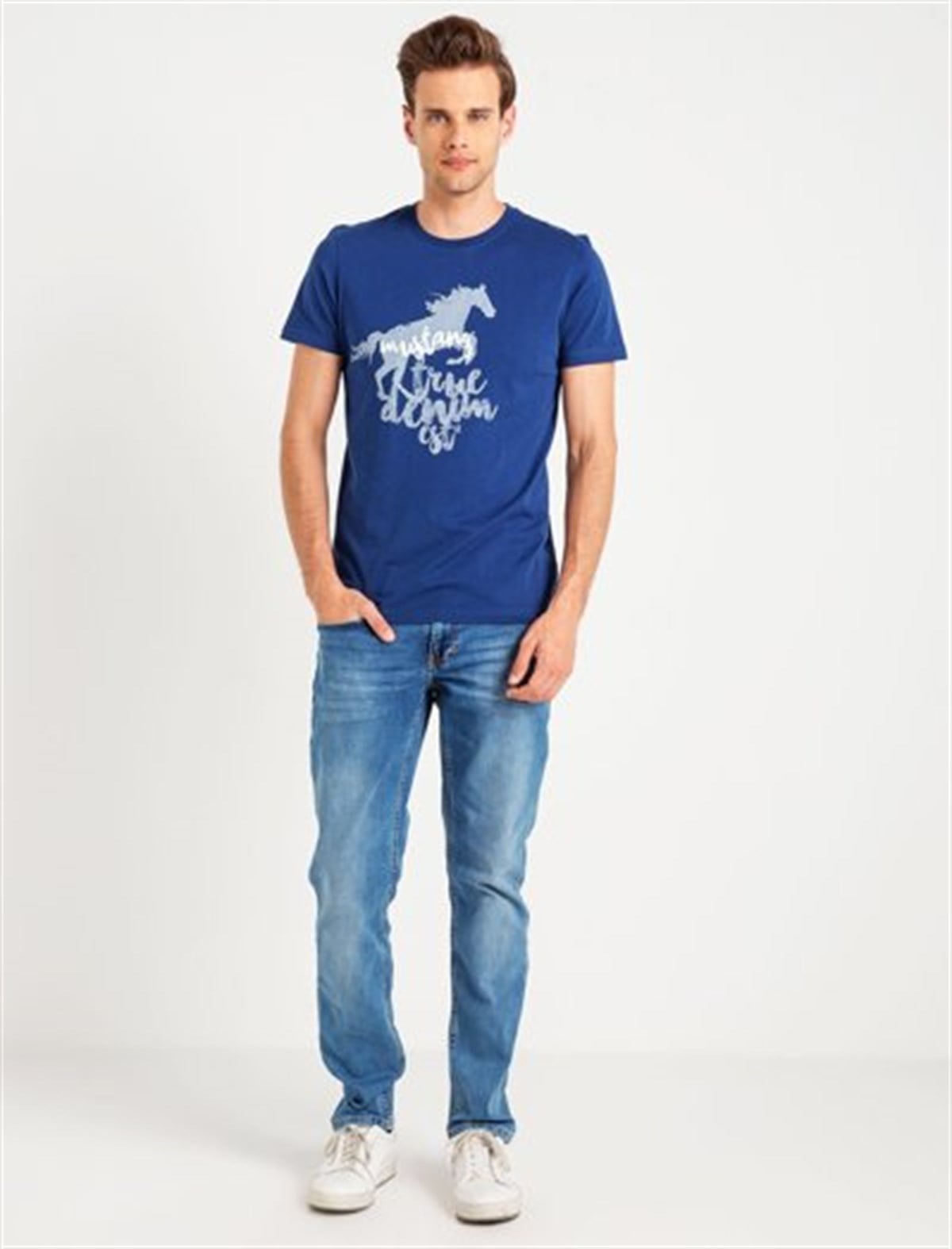 04-M00154-560Mustang Baskılı Erkek Tişört