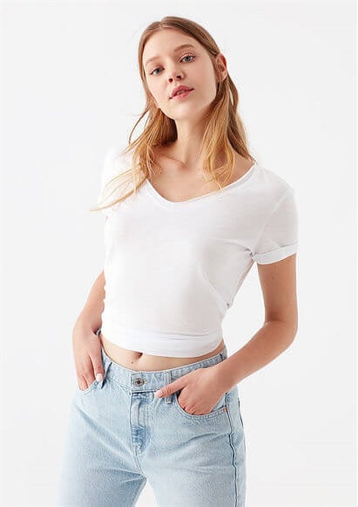 166446-620Mavi Basic V Yaka T-Shirt Beyaz Kadın T-Shirt