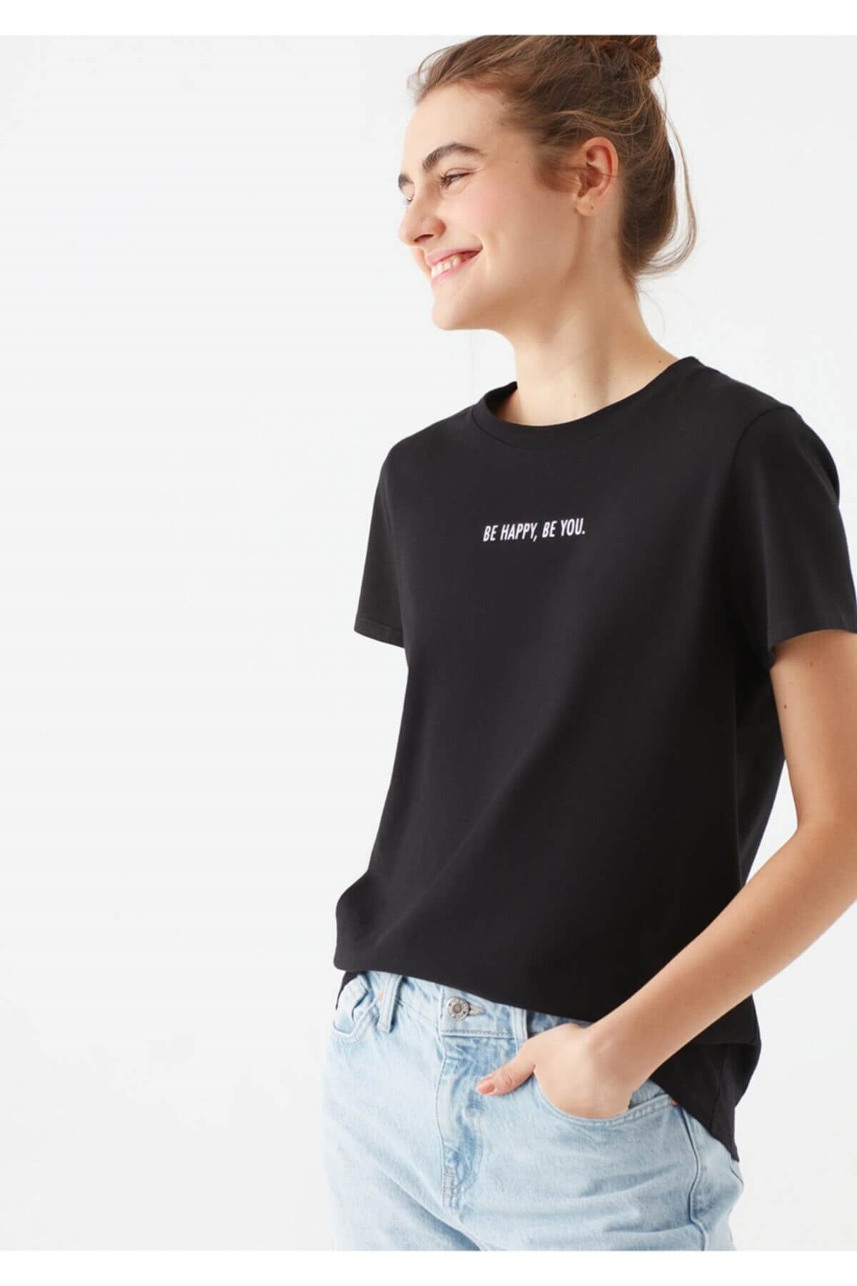 1600561-900Mavi Be Happy Baskılı  Siyah Kadın T-Shirt