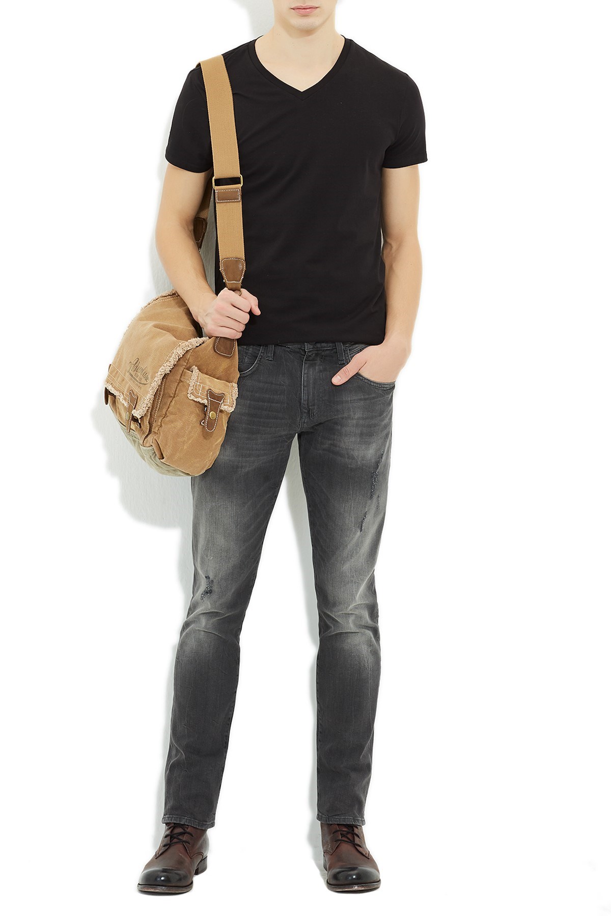 061748-900NEBIMV3NEBIMV3|061748-900|R000MAVİ STRETCH V YAKA T-SHIRT SIYAH-STD