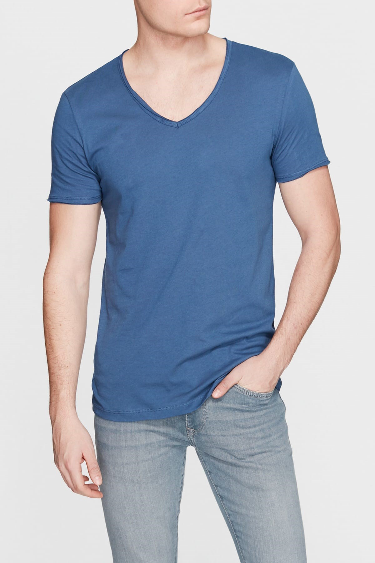 062773-28453NEBIMV3NEBIMV3|062773-28453|R000MAVİ V YAKA TİŞÖRT koyu denim-STD