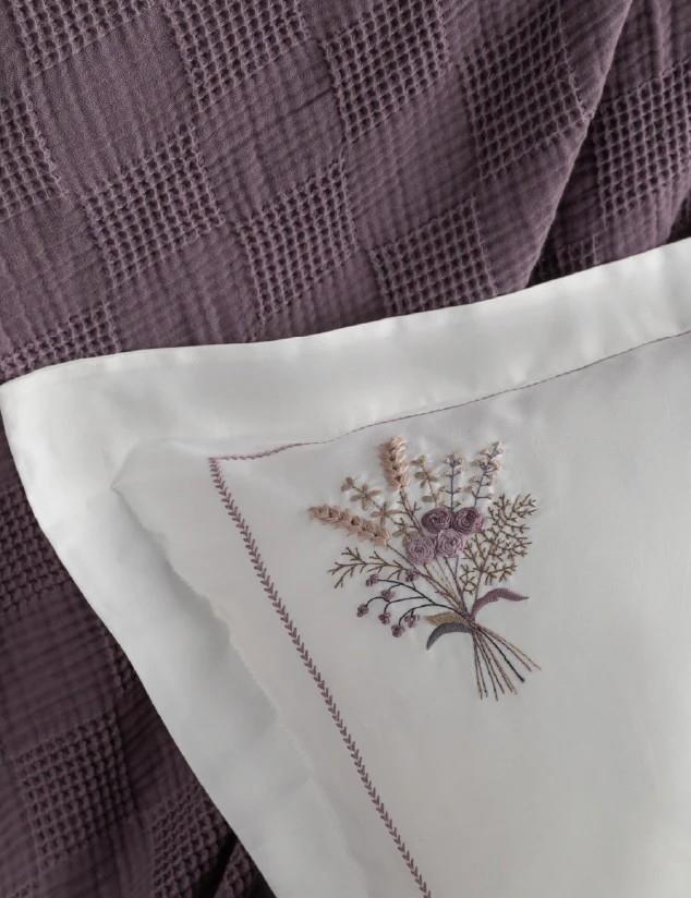 Dantela Garden Nakışlı El-İşi Kırlent & Pike Örtü Takımı Mürdüm