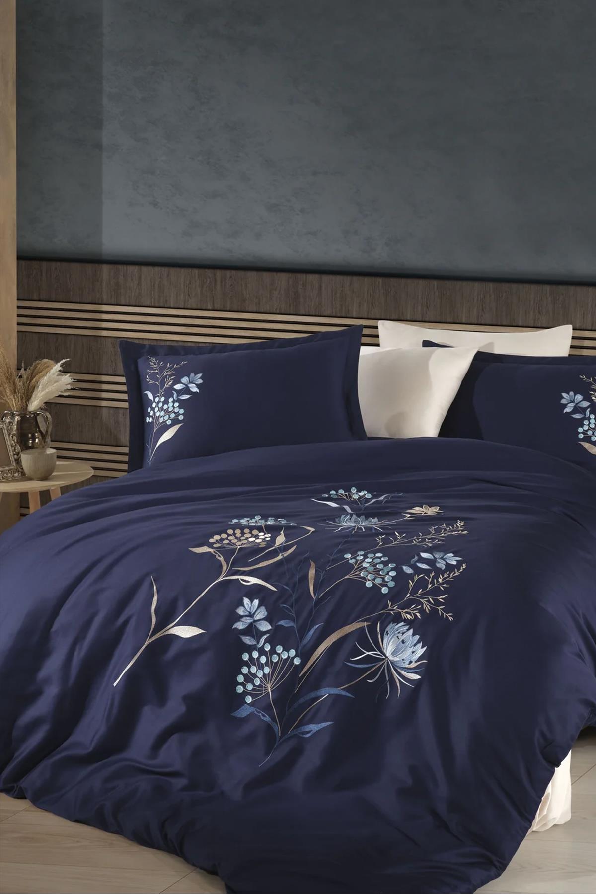 Dantela Nilüfer Nakışlı Pamuk Saten Nevresim Takımı Lacivert