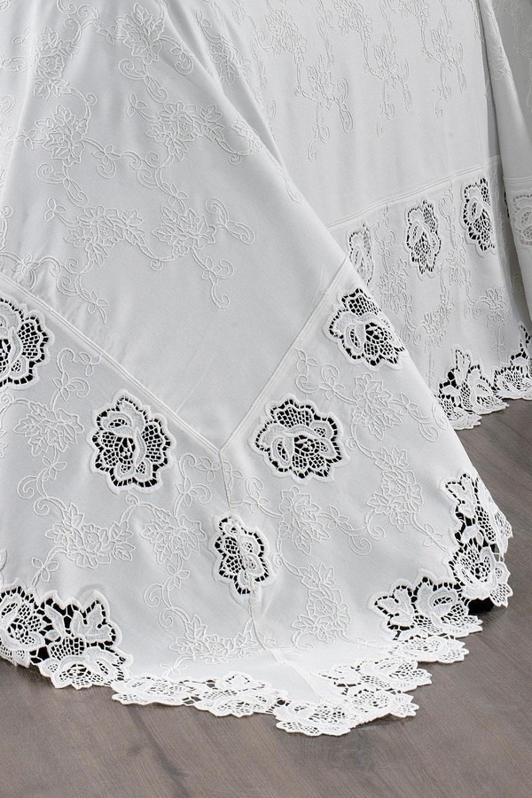 Royal Nazik Astene Nevresim Pike Set Çift Kişilik Krem