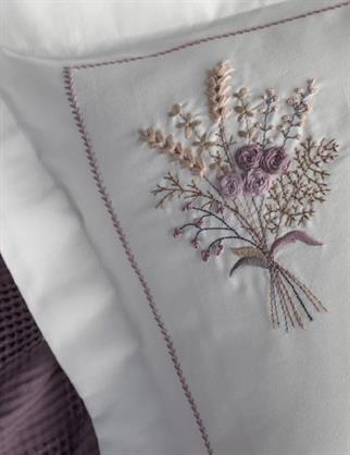 Dantela Garden Nakışlı El-İşi Kırlent & Pike Örtü Takımı Mürdüm