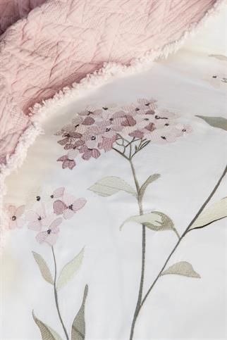 Dantela Lavinya Nakışlı Nevresim Takımı & Yatak Örtüsü Seti Çift Kişilik Pudra