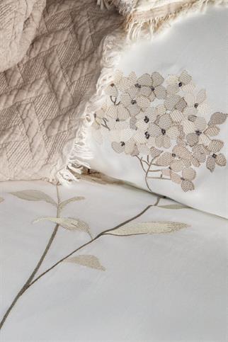 Dantela Lavinya Nakışlı Nevresim Takımı & Yatak Örtüsü Seti Çift Kişilik Bej