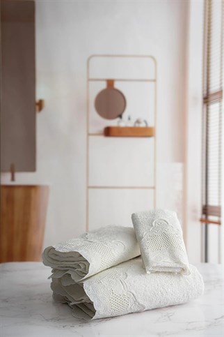 Royal Nazik İris Banyo Havlu Krem 90x150 Cm