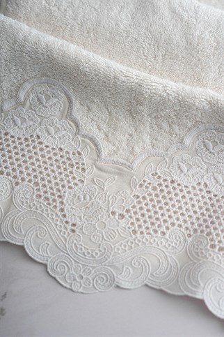 Royal Nazik İris Banyo Havlu Krem 90x150 Cm