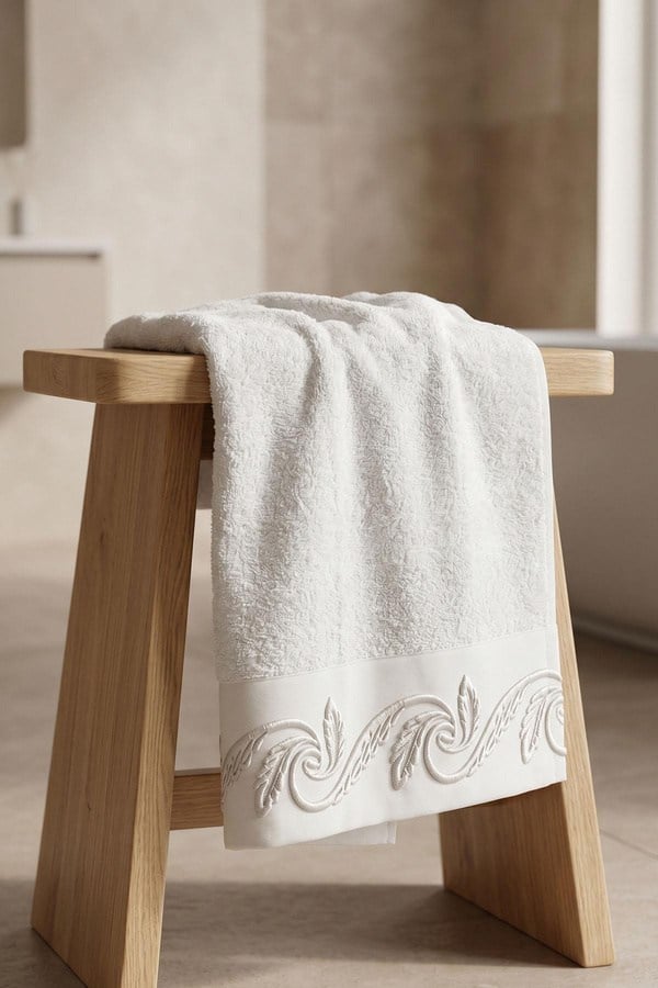 Royal Nazik Latina Havlu Krem 30x50 Cm - 1STK1-000157