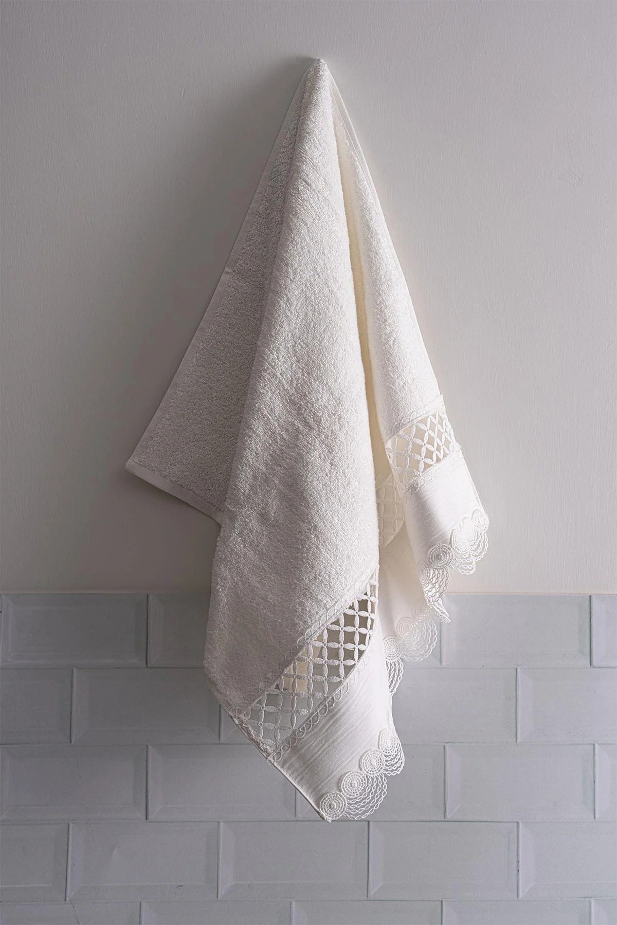 Royal Nazik Queen Banyo Havlu Krem 90x150 Cm - NH-000000160090150KREM