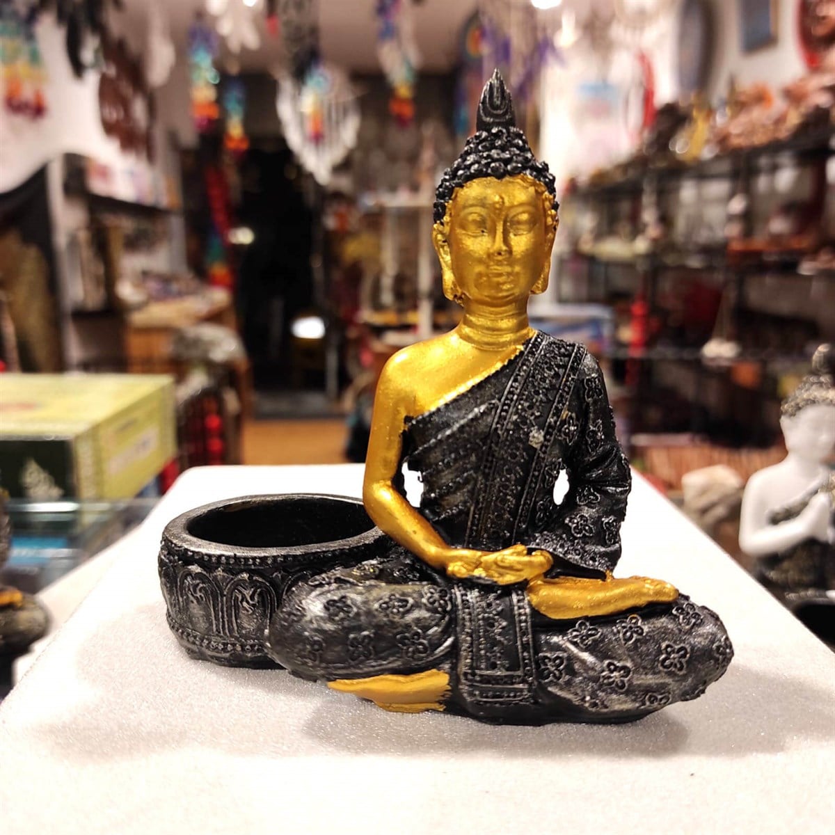 Buda Mumluk (Dhayana Mudra)