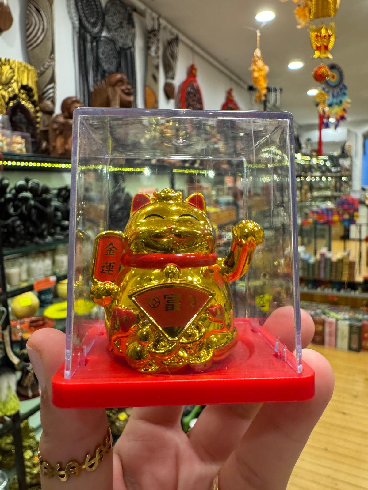 Çağıran kedi Maneki Neko