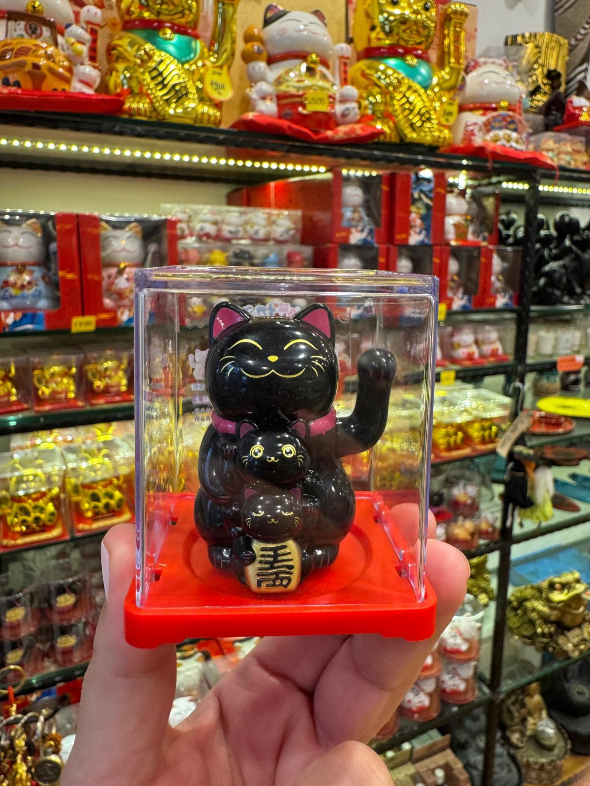 Çağıran kedi Maneki Neko
