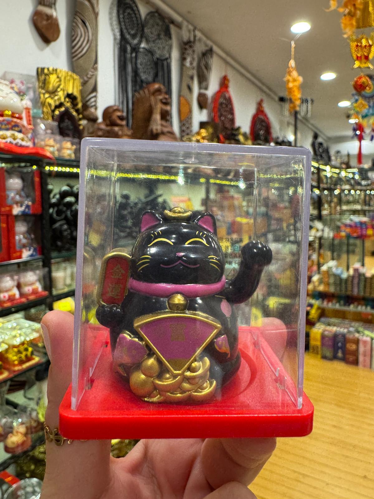 Çağıran kedi Maneki Neko