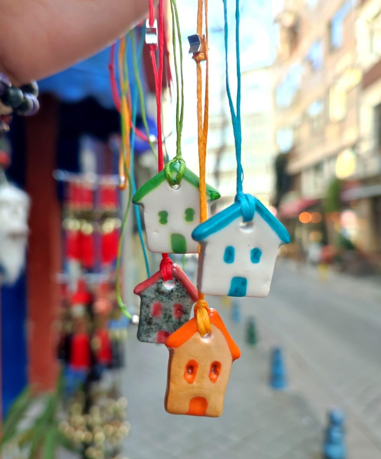 Ev Niyeti Seramik Kolye