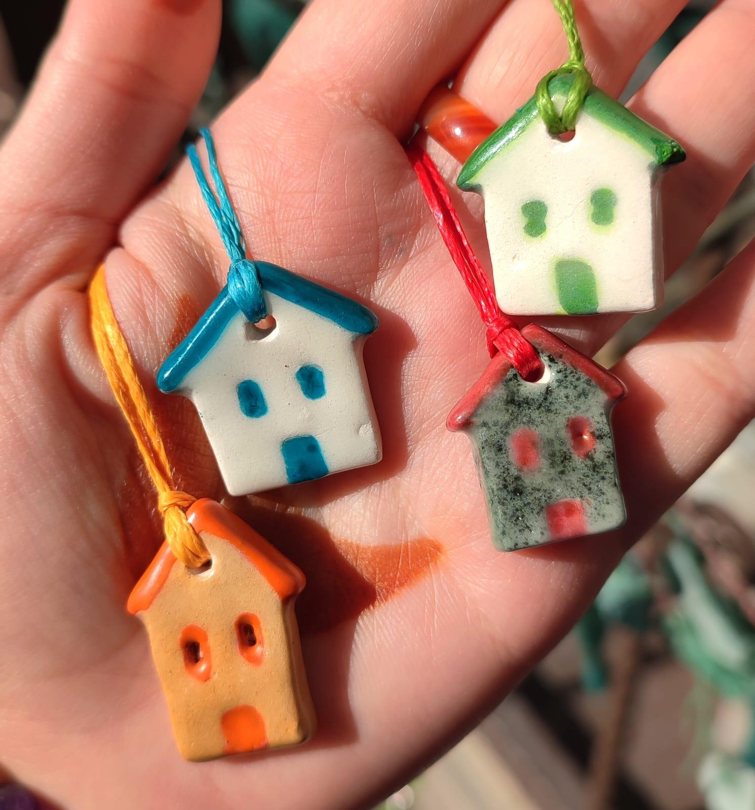 Ev Niyeti Seramik Kolye