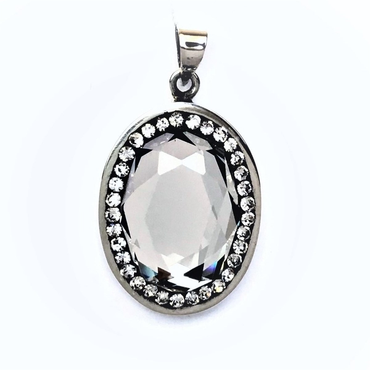 Larentia oval taşlı