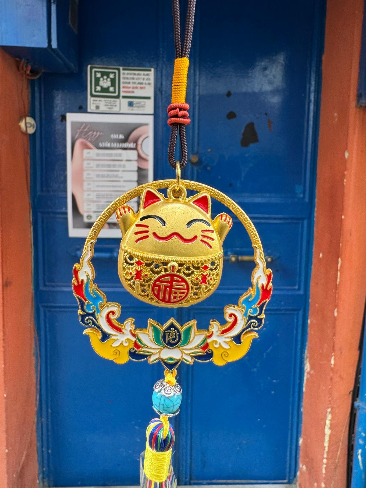 Maneki Neko Şans Figürü