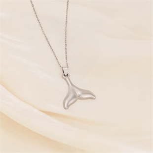 Balina Kuyruğu Kolye