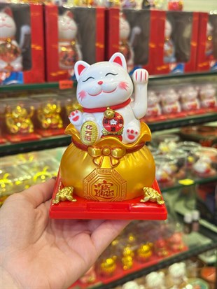 Çağıran kedi Maneki Neko