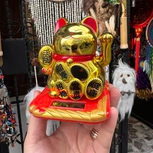 Çağıran kedi Maneki Neko