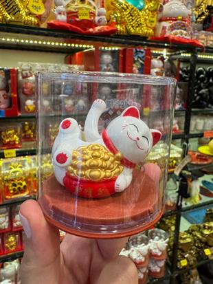 Sağ El Çağıran kedi Maneki Neko